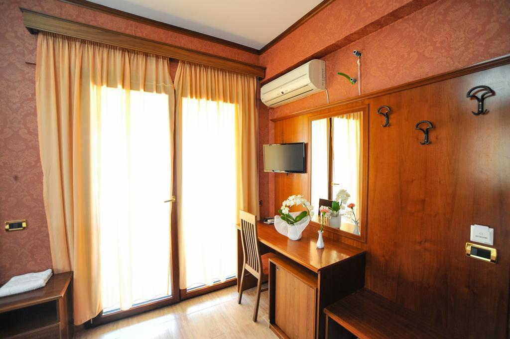Iliria Internacional Hotel Durres Exterior photo