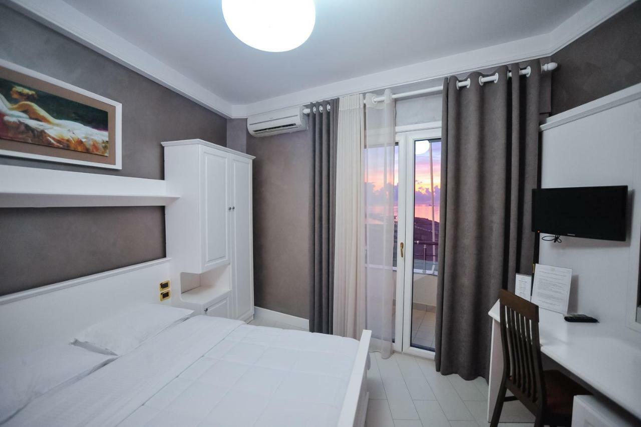 Iliria Internacional Hotel Durres Exterior photo